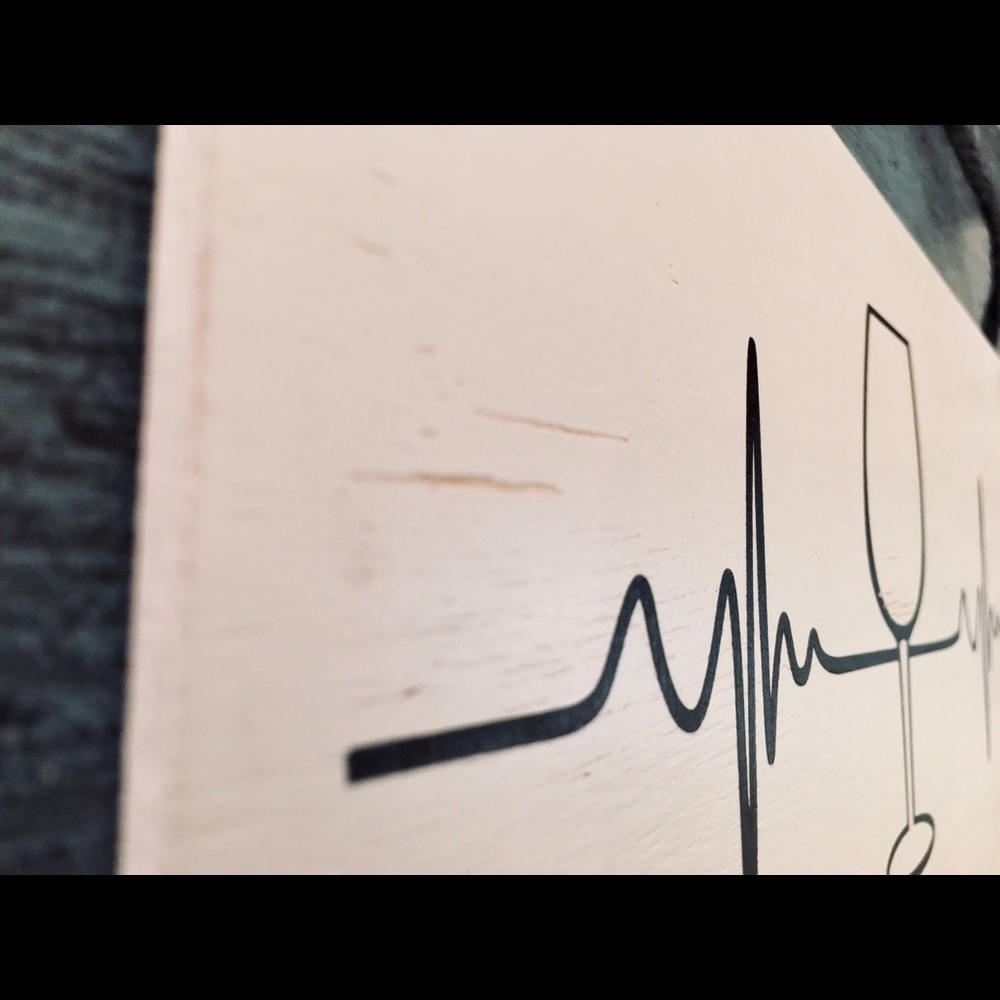 🛒2/$30!🛒 Wine Heartbeat-  Wood Painted Sign - Picture 4 of 6